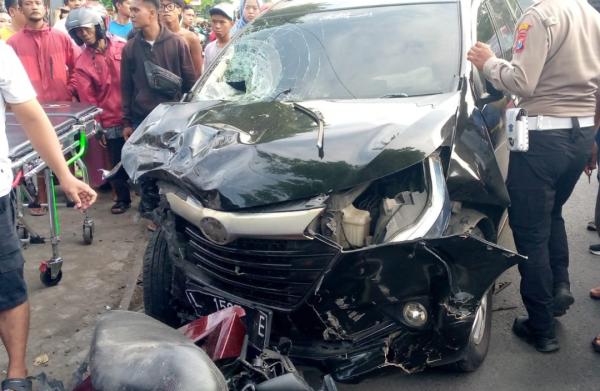 Innalilahi Pegawai Polri Turut Jadi Korban Meninggal Kecelakaan Avanza Tabrak 8 Kendaraan di Jombang
