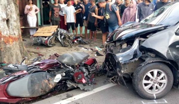 Kronologi Lengkap Kecelakaan Maut Avanza Tabrak 7 Motor dan Pikap di Jombang, 1 Orang Tewas 6 Luka