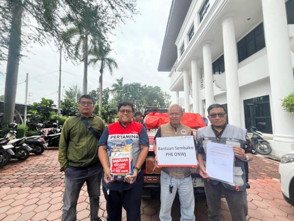 Bantuan Logistik PHE ONWJ Ringankan Beban Warga Terdampak Banjir Karawang