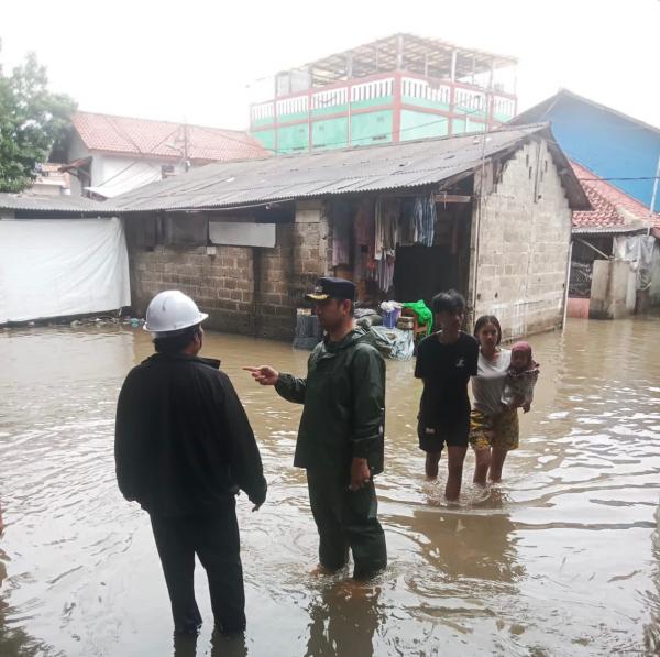 Banjir Setinggi Pinggang Kembali Rendam Cakung Barat, Warga Desak DPRD DKI Hentikan Siklus Tahunan