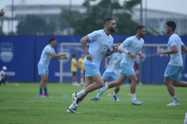 Layvin Kurzawa Gagal Debut Lawan Persis Solo, Sudah Jalani Latihan Perdana di Persib Bandung