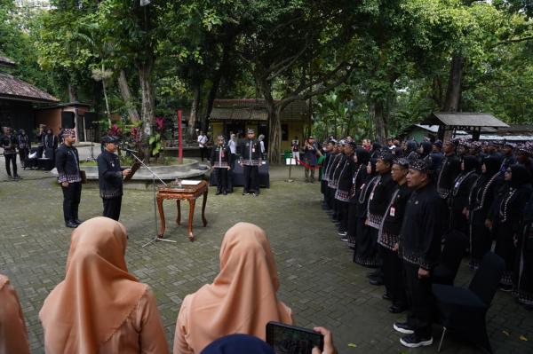 Bukan di Pendopo, Bupati Lantik 201 Pejabat Bojonegoro di Kayangan Api, Ini Filosofinya