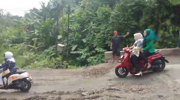 Ruas Jalan Sampay–Cieles di Lebak Amblas, Akses Warga Terganggu!