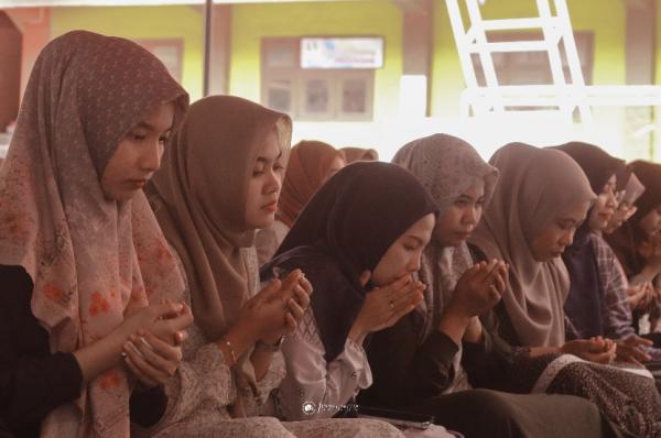 Di Tengah Era Digital, SMK Ketintang Surabaya Tanamkan Nilai Isra Mi’raj pada Generasi Z