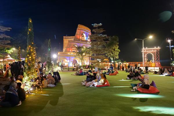 Menikmati Sensasi Destinasi Wisata PICTNIQ Gunungkidul, Serasa Keliling Dunia dalam Sehari