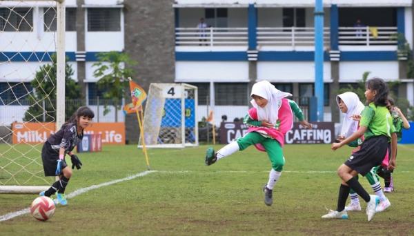 2.154 Siswi Ikuti Turnamen Sepak Bola Putri Kelompok Umur MLSC Bandung Seri 2 2025-2026