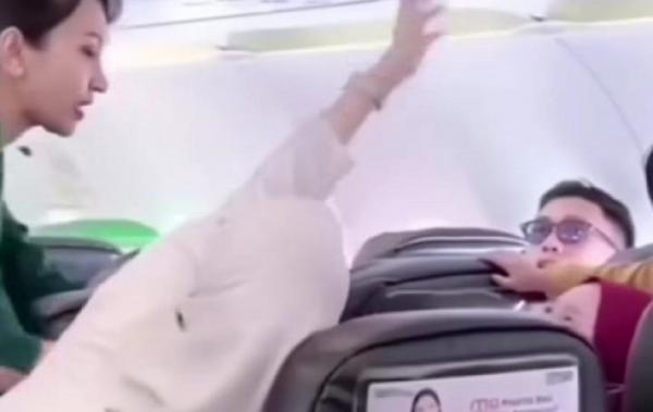 Viral! Dokter Selamatkan Bayi 22 Bulan yang Kejang di Pesawat