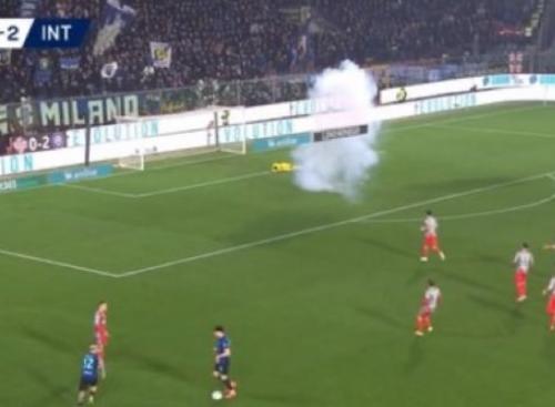 6 Fakta Kiper Timnas Indonesia Emil Audero Kena Lempar Flare, Nomor 5 Pelaku Kehilangan Jari