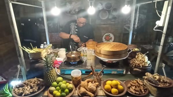 Minuman Rempah Alami Kian Diminati, Warung Tradisional Bertahan di Tengah Tren Instan