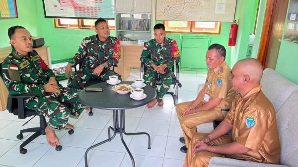 Pulihkan Kenyamanan Warga, Camat Bikomi Utara dan Satgas Pamtas Sepakati Aksi Sosial di Desa Banain