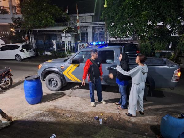 Gelap Mata Karena Cemburu Mahasiswa di Teluk Jambe Karawang Banting dan Tusuk Rekannya ke Aspal