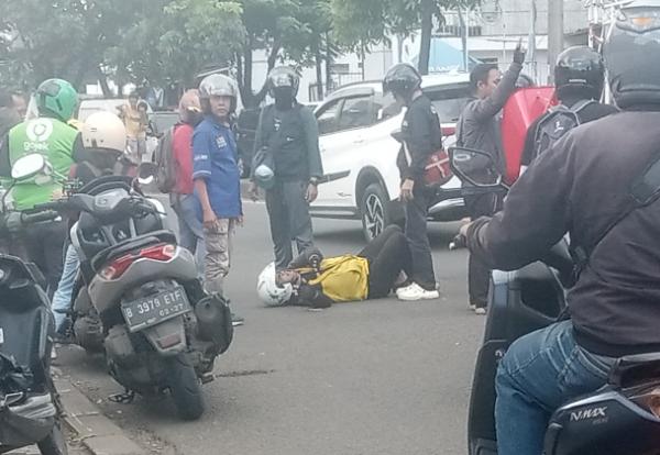 Lubang Jalan Nasional di Ciputat Tangsel Kembali Makan Korban, Polisi Catat Puluhan Titik Rusak