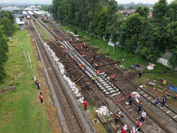 Jelang Angkutan Lebaran, KAI Daop 5 Purwokerto Intensifkan Perawatan Jalur KA