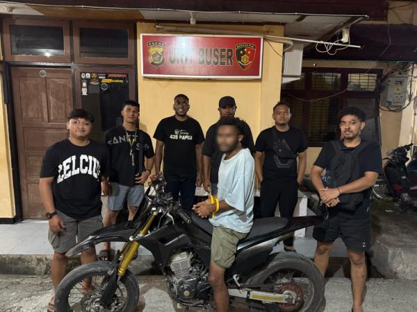 Satreskrim Polres Jayapura Tangkap Pelaku Penadah Curanmor di Perumnas Waena