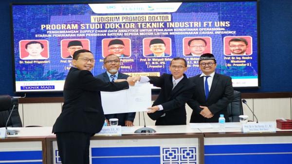 Doktor Baru UNS Ciptakan Sistem Mitigasi Kerentanan Stasiun Baterai Listrik