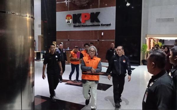 Kepala KPP Madya Banjarmasin Mulyono Ditahan KPK, Tangan Diborgol Pakai Rompi Oranye