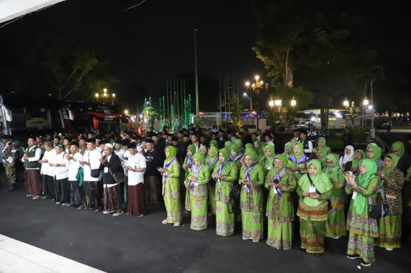 1.500 Jemaah NU Jombang Hadiri Mujahadah Kubro 1 Abad Masehi NU di Stadion Gajayana