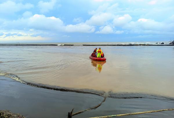 Tragis! Nelayan Tenggelam di Kali Sambong Batang saat Hendak Perbaiki Kerusakan Mesin Kapal