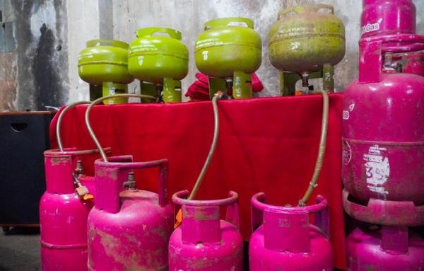 Polda Jabar Bongkar Praktik Ilegal Pengoplosan LPG 3 Kg di Cimaung Bandung