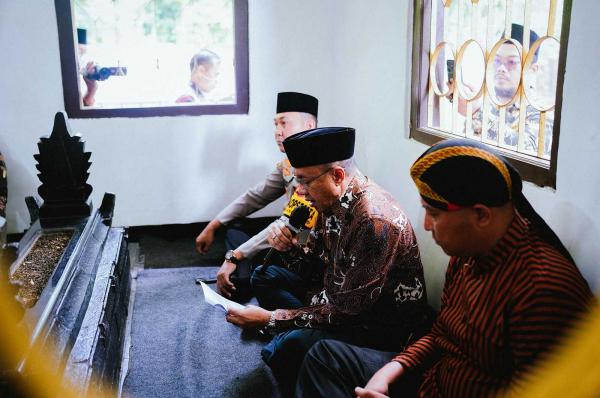 Awali Rangkaian Hari Jadi Banyumas, Bupati Sadewo Ziarah ke Makam Raden Joko Kaiman