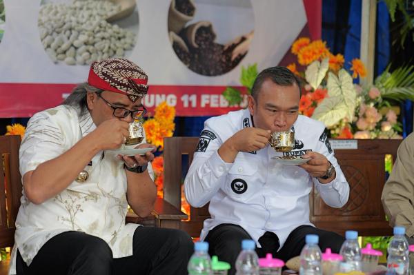 Jauh-jauh dari Bengkulu, Bupati Kepahiang 'Berguru' Rahasia Kopi ke Temanggung