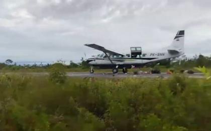 Simak 5 Fakta KKB Tembaki Pesawat Smart Air di Bandara Koroway Batu