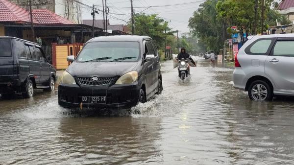 Hujan Tak Berhenti, Genangan Air Muncul di Sejumlah Titik Kota Pangkep