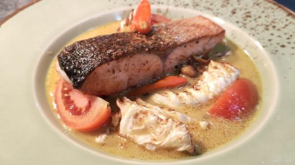 Salmon Gulai di Boyolali, Perpaduan Cita Rasa Jepang dan Nusantara yang Bikin Ketagihan