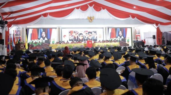 Di Tengah Isu Pengangguran, Lulusan Untag Surabaya Dilatih untuk Ciptakan Lapangan Pekerjaan