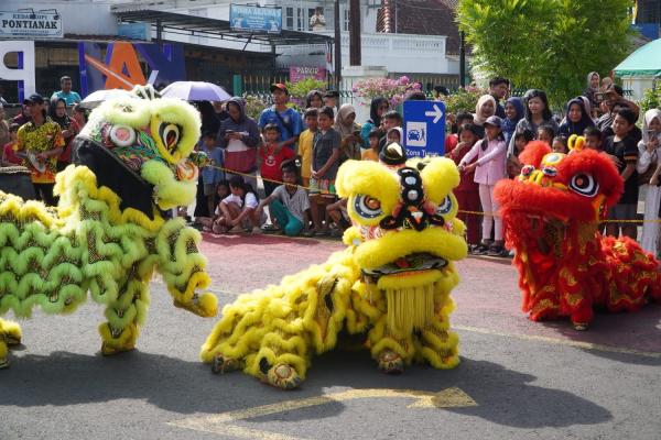 Meriahkan Libur Imlek, KAI Hadirkan Hiburan Barongsai di Stasiun Purwokerto