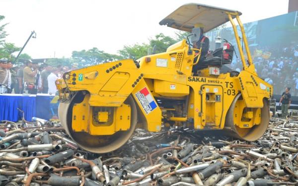 Polda Jabar Musnahkan Ribuan Knalpot Brong Pemicu Konflik di Jalanan