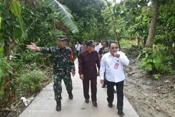Akses Masyarakat Jambangan Geyer Dimudahkan Dengan Jalan Cor Hasil Karya Bhakti Mandiri
