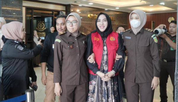 Ratu Emas Mira Hayati Dieksekusi Jaksa, Terpidana Kasus Kosmetik Ilegal Divonis 2 Tahun