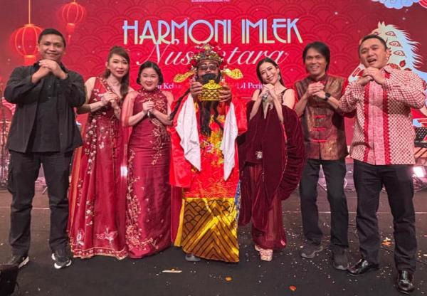 Pesan Kuat Once Mekel di Tahun Baru Imlek, dari Kebaya Encim hingga Deklarasi Kebudayaan