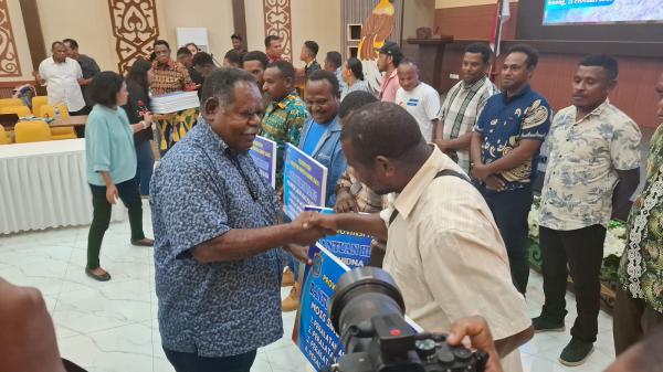 Gelontorkan Bantuan Bagi Pengusaha Homestay, Gubernur Elisa Kambu Gas Pol Kembangkan Pariwisata