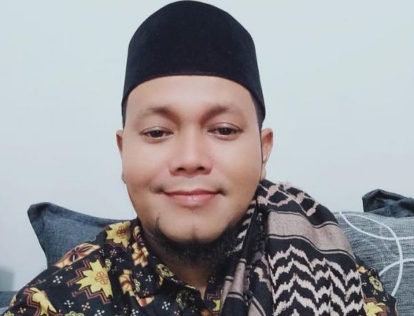 Dahsyatnya Pahala di Bulan Suci! Ustadz Hendra Bongkar Keutamaan Baca Al-Qur’an Saat Ramadan