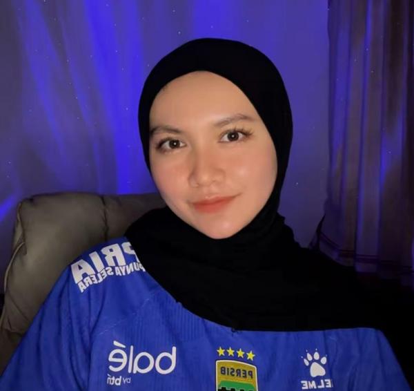 Tersingkir dari ACL-2, Bobotoh Cantik Rahma Yakin Persib Bangkit dan Jaga Tren Positif Kandang