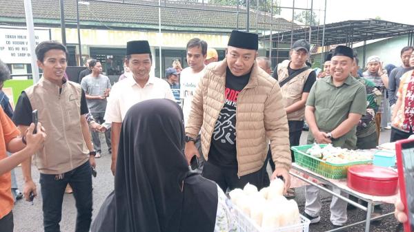 Keluhan UMKM Susah Berjualan Saat Hujan, Bupati Situbondo Janjikan Puluhan Tenda