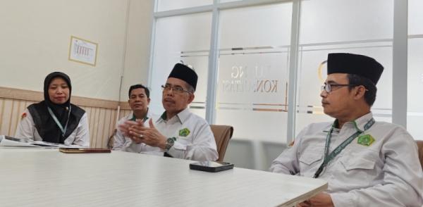 Model Baru Pengelolaan Zakat di Jatim, MUI Gandeng Kemenag dan FOZ Salurkan 2.026 Paket Anak Yatim