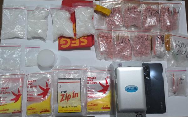 Polda Jateng Bongkar Jaringan Narkoba di Semarang Utara, Ratusan Gram Sabu dan Ineks Disita