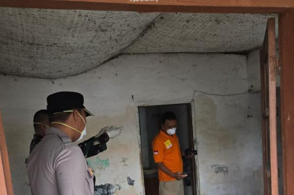 Heboh! Pria Jombang Ditemukan Tewas Tergeletak di Lantai Rumah, Jasadnya Membusuk