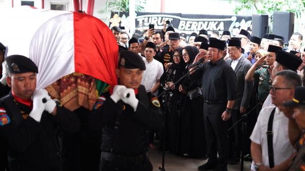 Selamat Jalan Bapak Pelopor Sekolah Gratis, Momen Haru Upacara Pelepasan Jenazah Alex Noerdin