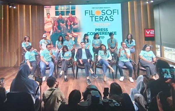 Sherina Munaf Bintangi Film Filosofi Teras, Henry Manampiring: Gadis Stoik