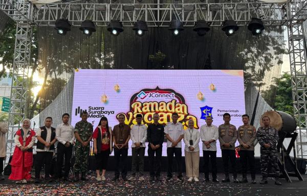 Dorong Ekonomi Inklusif, UMKM Surabaya Serentak Gunakan QRIS di Festival Ramadan