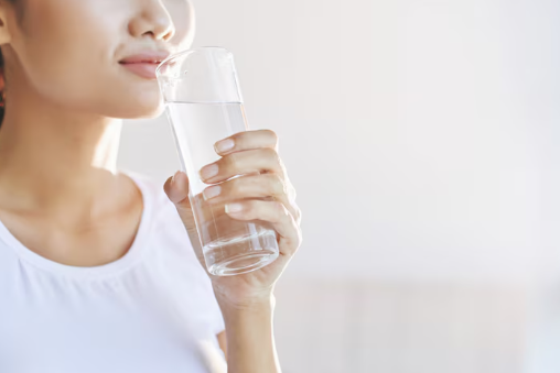 Terapkan Pola 2-4-2 Agar Tubuh Tetap Terhidrasi Ketika Berpuasa