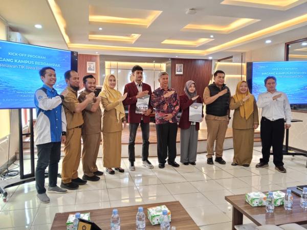 Fasilkom Unsika Terjunkan 35 Mahasiswa, Percepat Transformasi Digital 16 Desa di Karawang