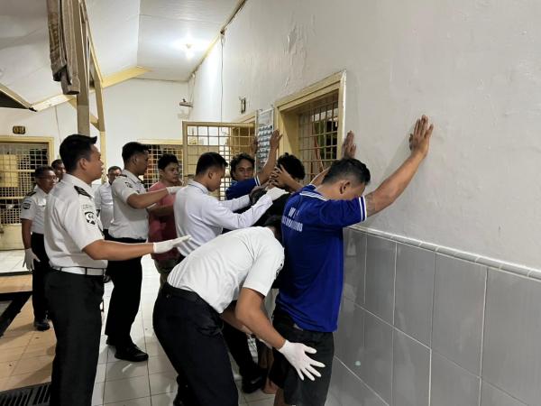Respons Isu Narkoba, Kanwil Ditjenpas Jatim Gelar Razia Mendadak di Lapas Bojonegoro