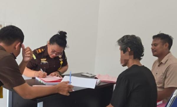 Kasus Penikaman di Bengkel Karita Masuk Tahap II, Polsek Tabundung Limpahkan Tersangka ke Kejari