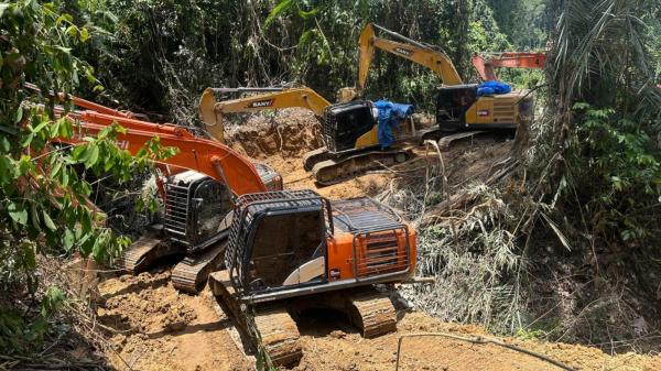 Tambang Emas Ilegal Madina Diobrak-abrik, 14 Ekskavator Jadi Barang Bukti