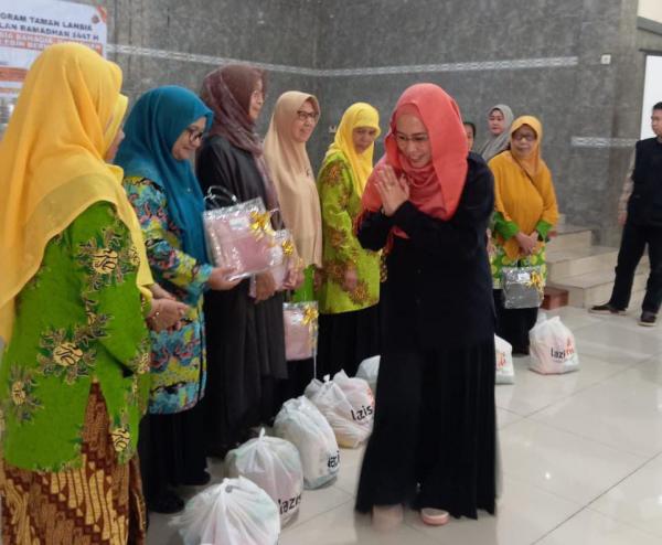 Taman Lansia, Cara LAZISMU Depok Memuliakan Orang Tua di Bulan Ramadhan